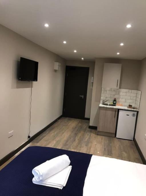 Апартаменты Bedfont House Хитроу Экстерьер фото